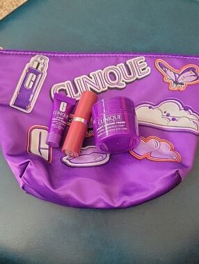 Clinique Cosmetic Pouch Wrinkle Serum And Tube Skincare and Love Pop Lipstick